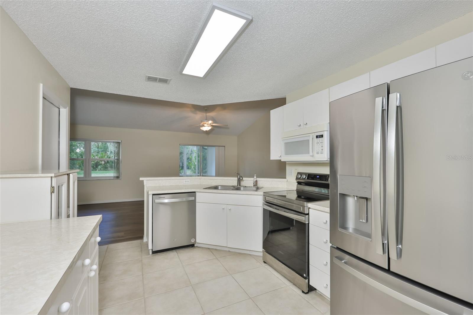 1414 BLUEWATER DR, SUN CITY CENTER, FL, 33573