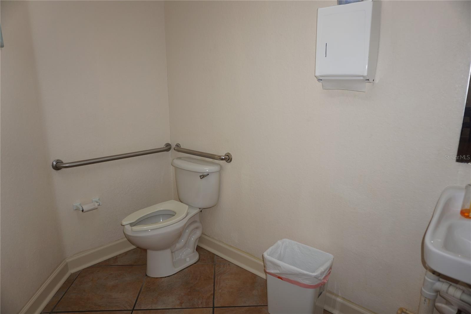 2910 W WATERS AVE, TAMPA, FL, 33614