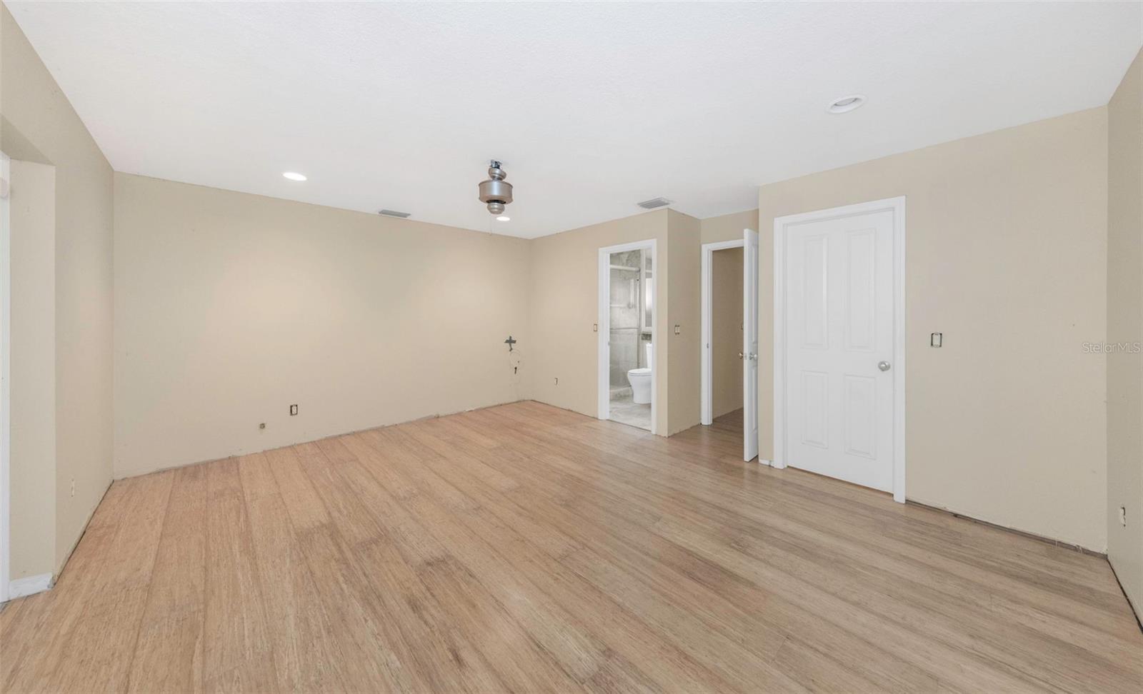 4101 WINDTREE DR, TAMPA, FL, 33624