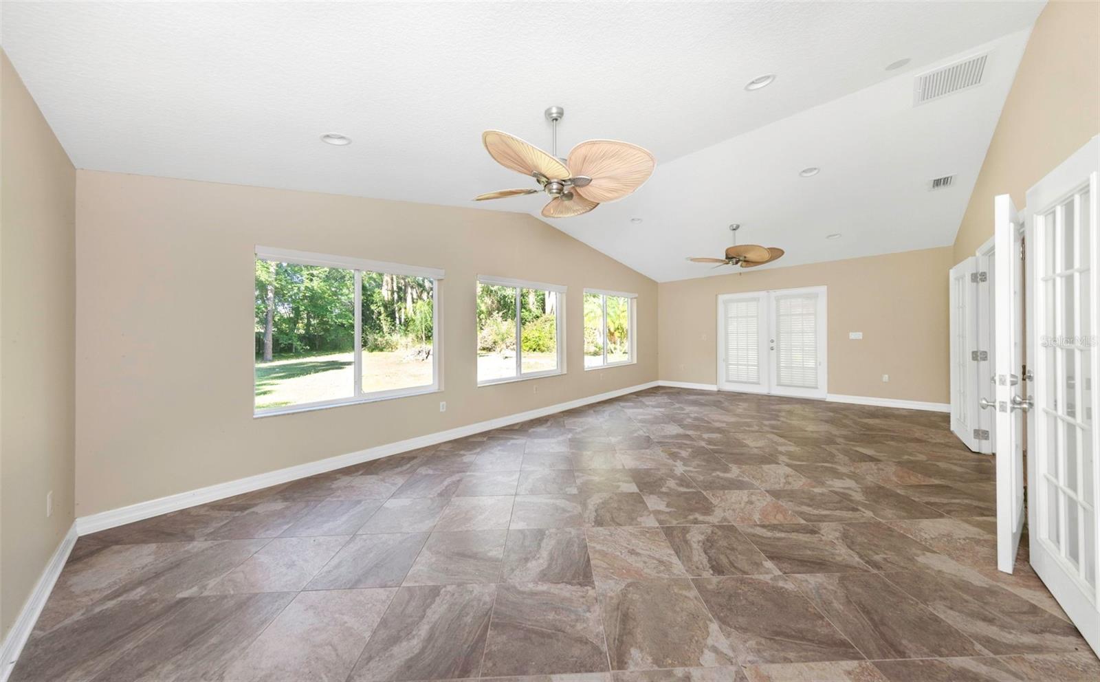 4101 WINDTREE DR, TAMPA, FL, 33624