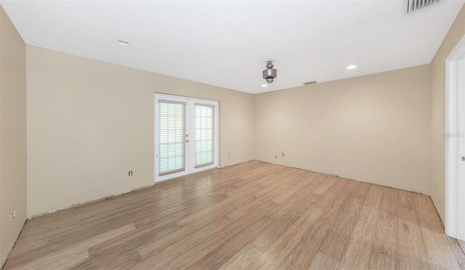 4101 WINDTREE DR, TAMPA, FL, 33624