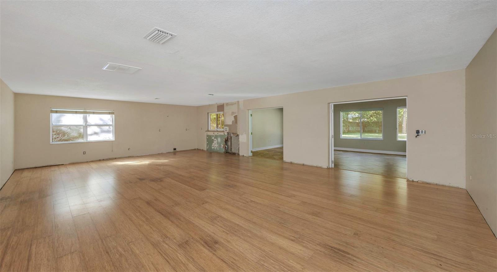 4101 WINDTREE DR, TAMPA, FL, 33624