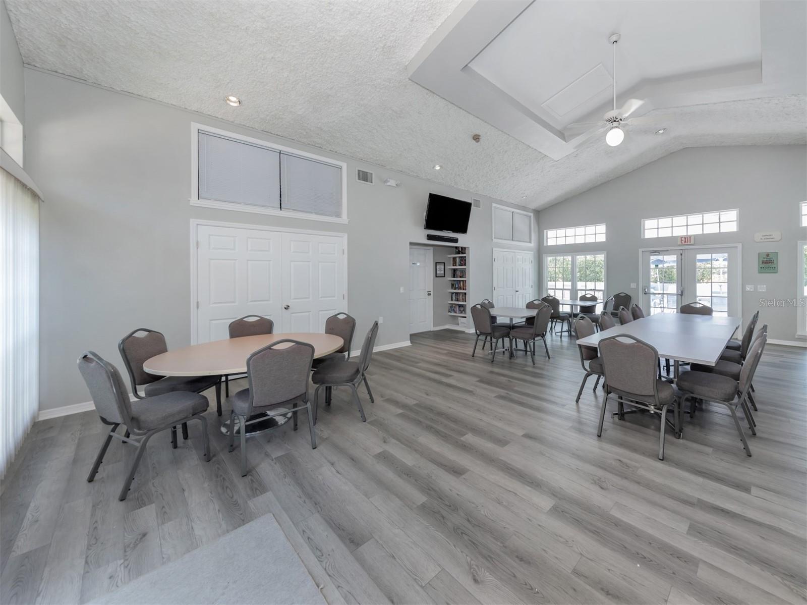 525 CLUBSIDE CIRCLE CIR #53, VENICE, FL, 34293