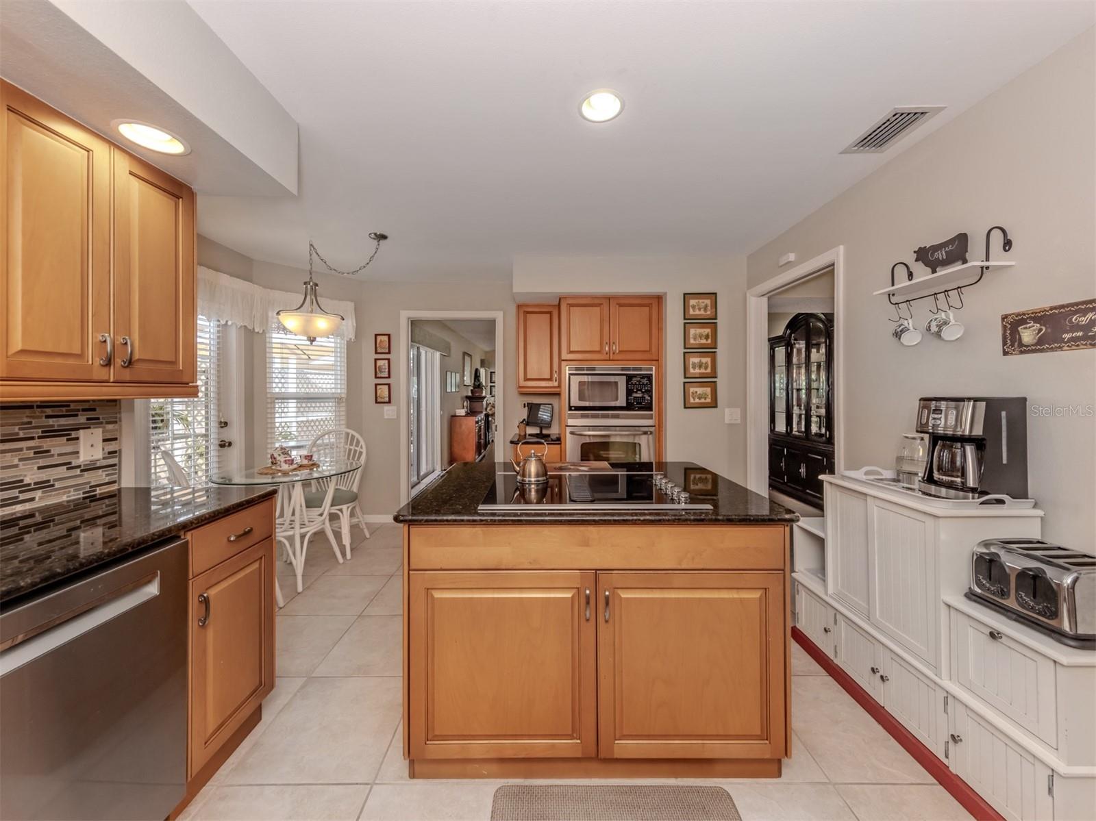 525 CLUBSIDE CIRCLE CIR #53, VENICE, FL, 34293