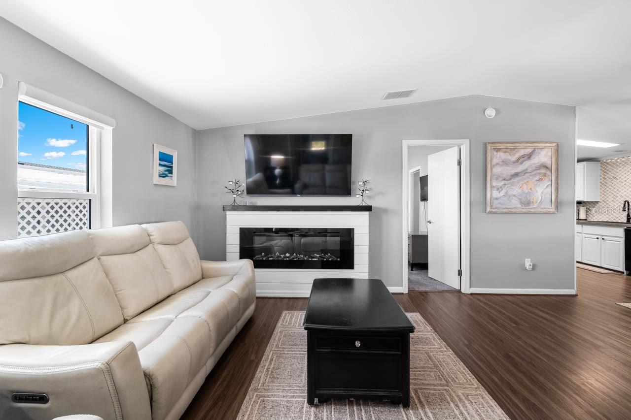 164 S SAINT THOMAS CIR, APOLLO BEACH, FL, 33572