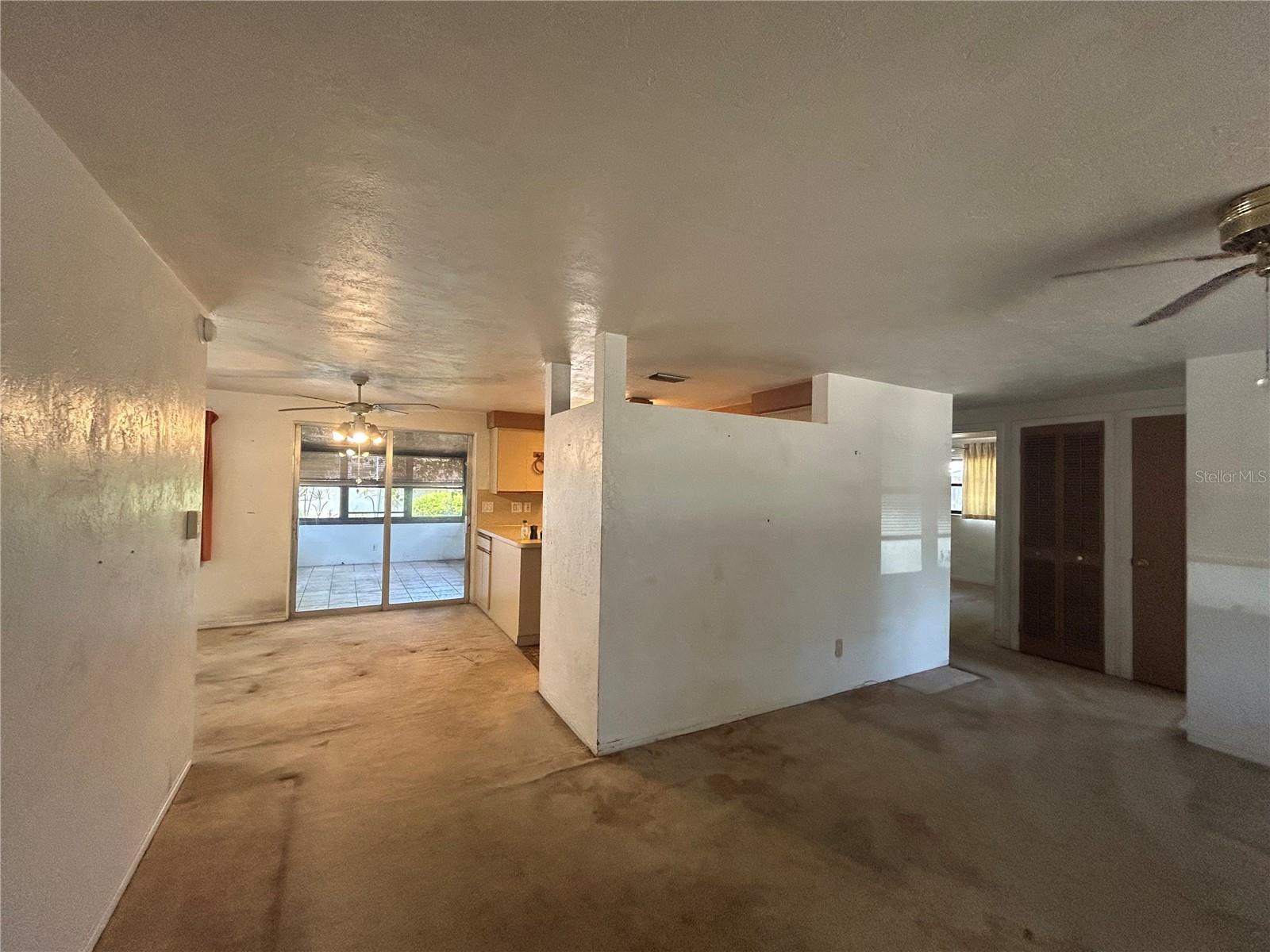 10463 VALENCIA RD, SEMINOLE, FL, 33772