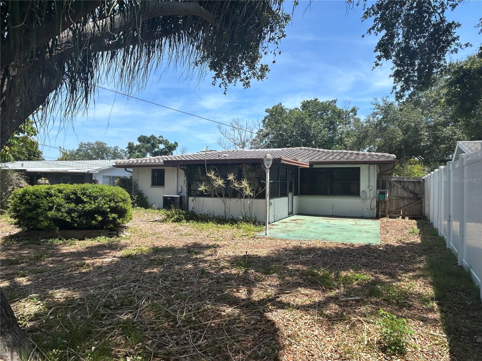 10463 VALENCIA RD, SEMINOLE, FL, 33772
