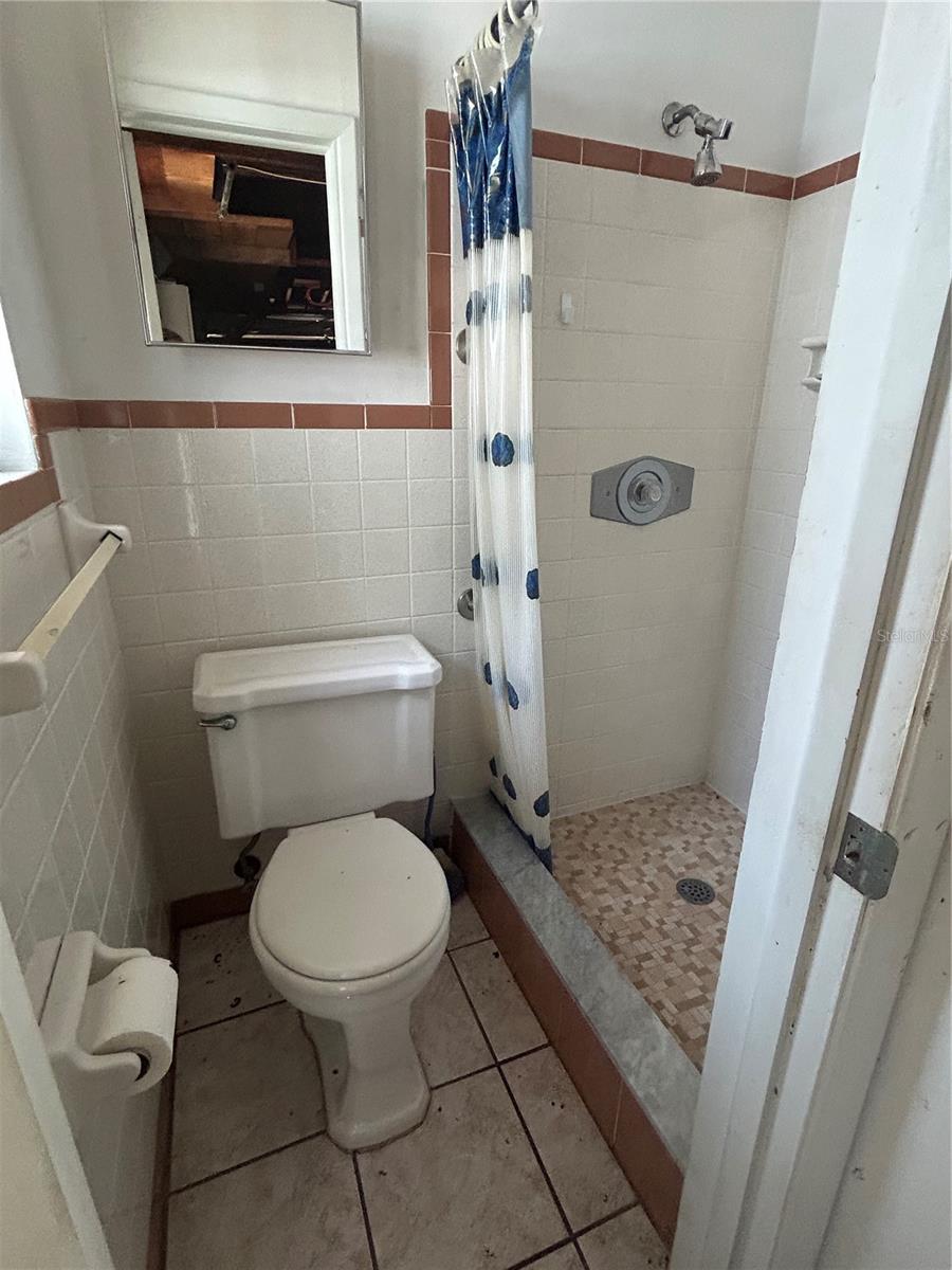 10463 VALENCIA RD, SEMINOLE, FL, 33772