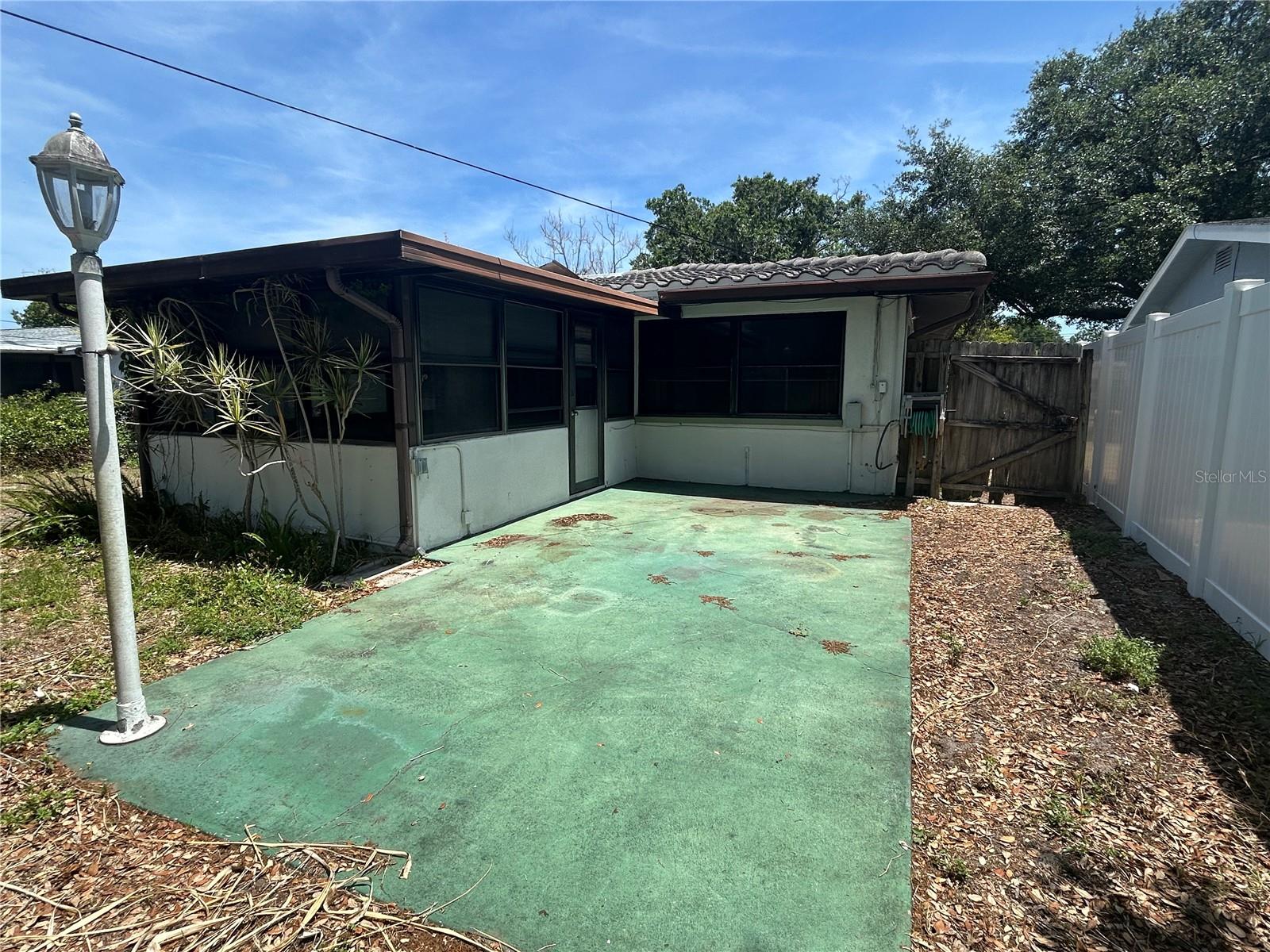 10463 VALENCIA RD, SEMINOLE, FL, 33772