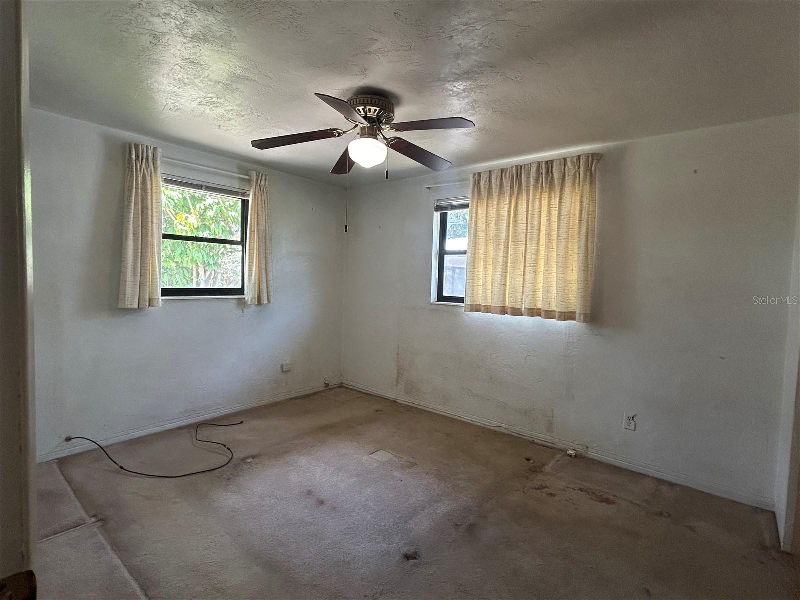10463 VALENCIA RD, SEMINOLE, FL, 33772