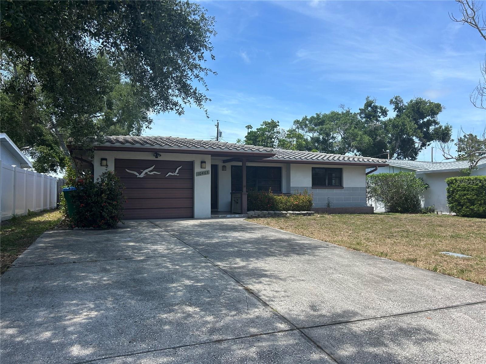 10463 VALENCIA RD, SEMINOLE, FL, 33772