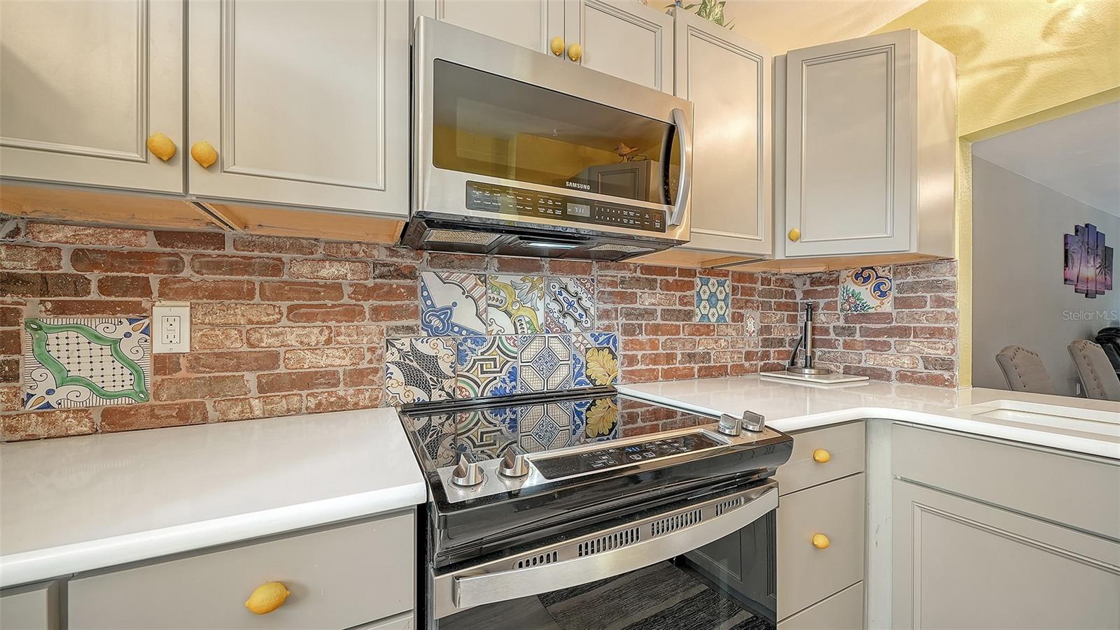 6921 HOLMES BLVD, BRADENTON BEACH, FL, 34217