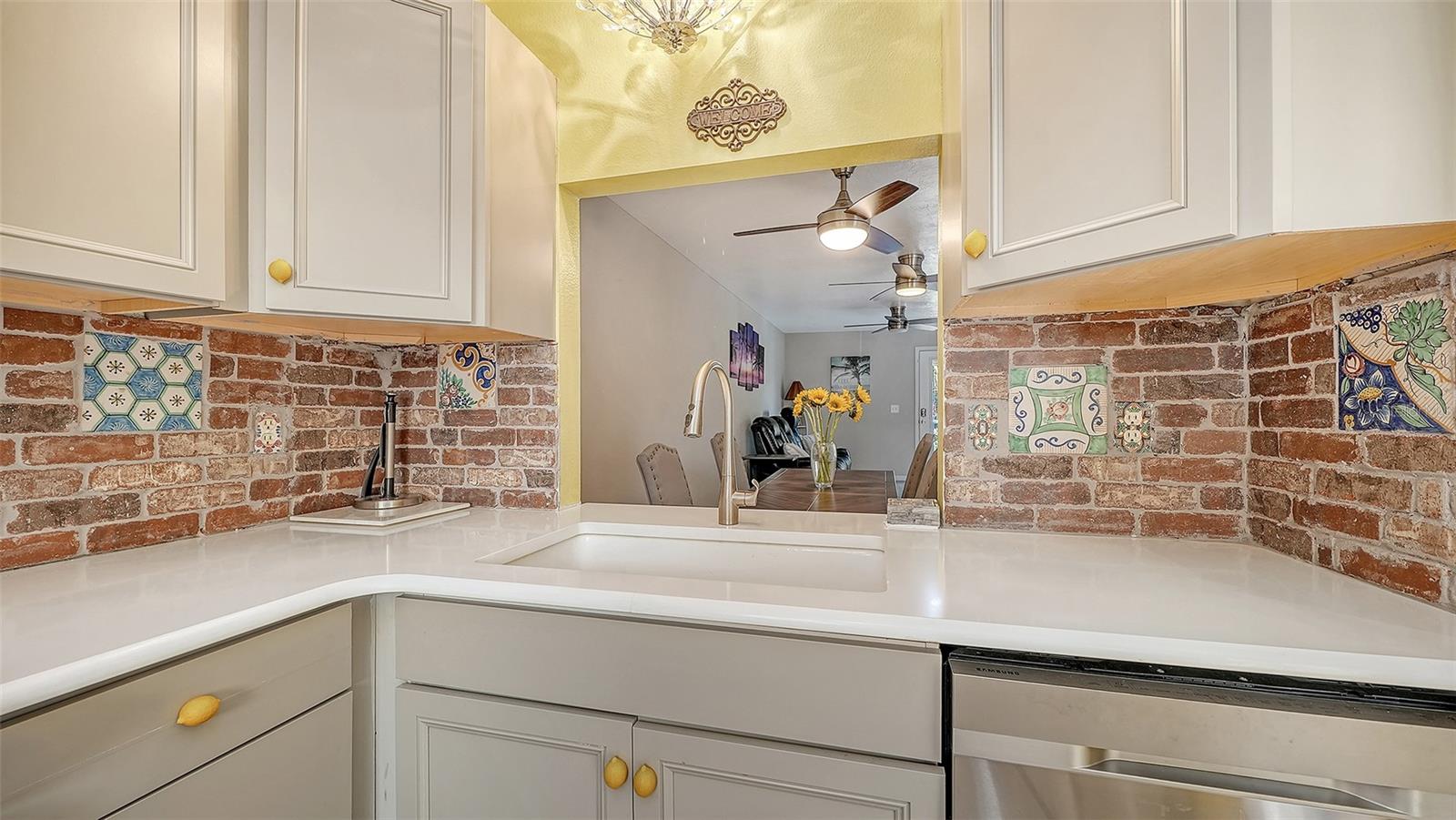 6921 HOLMES BLVD, BRADENTON BEACH, FL, 34217