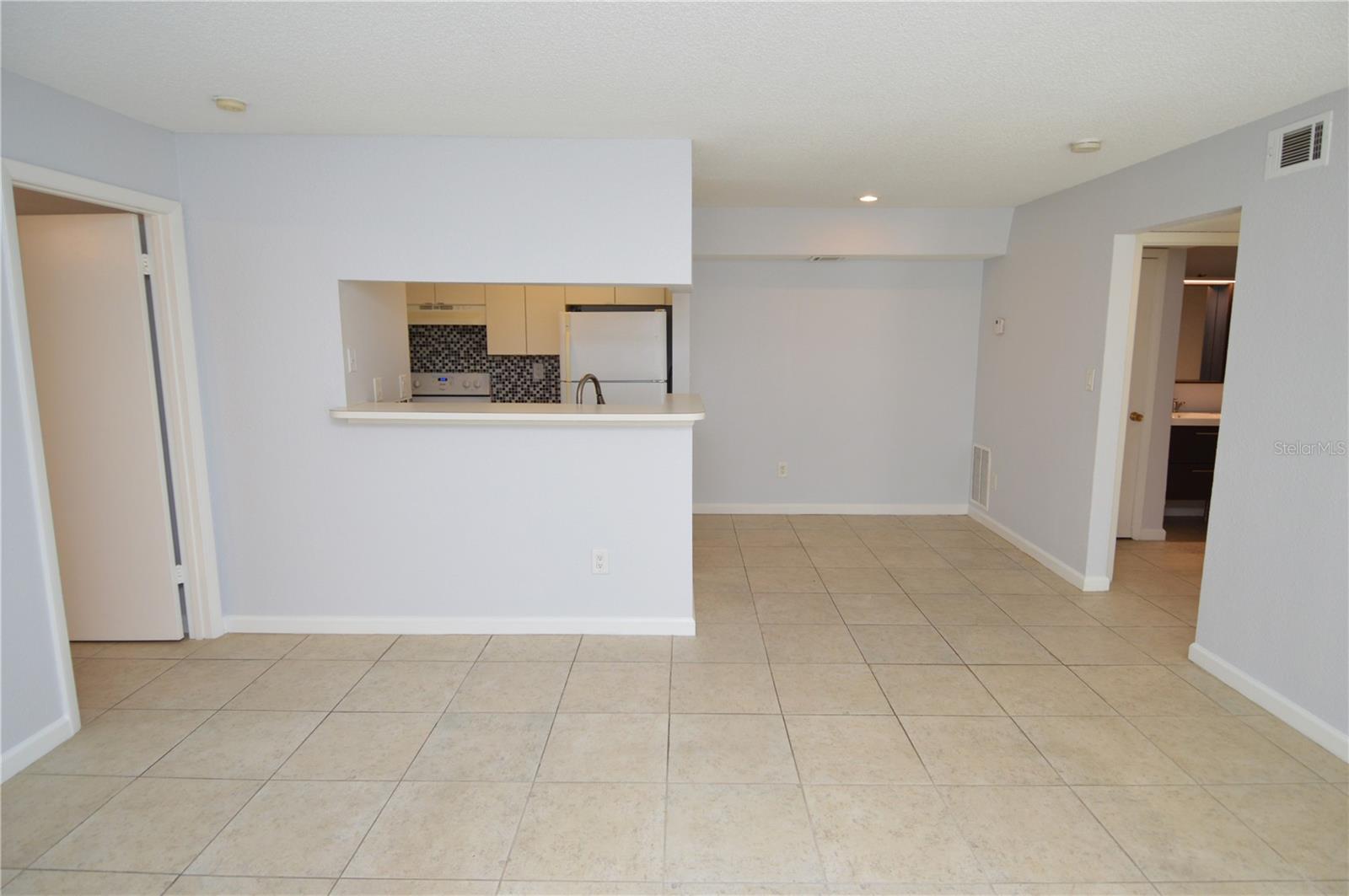 8645 FANCY FINCH DR #104, TAMPA, FL, 33614