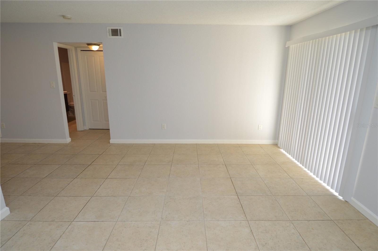 8645 FANCY FINCH DR #104, TAMPA, FL, 33614