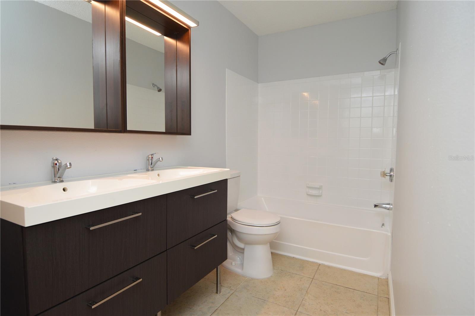 8645 FANCY FINCH DR #104, TAMPA, FL, 33614