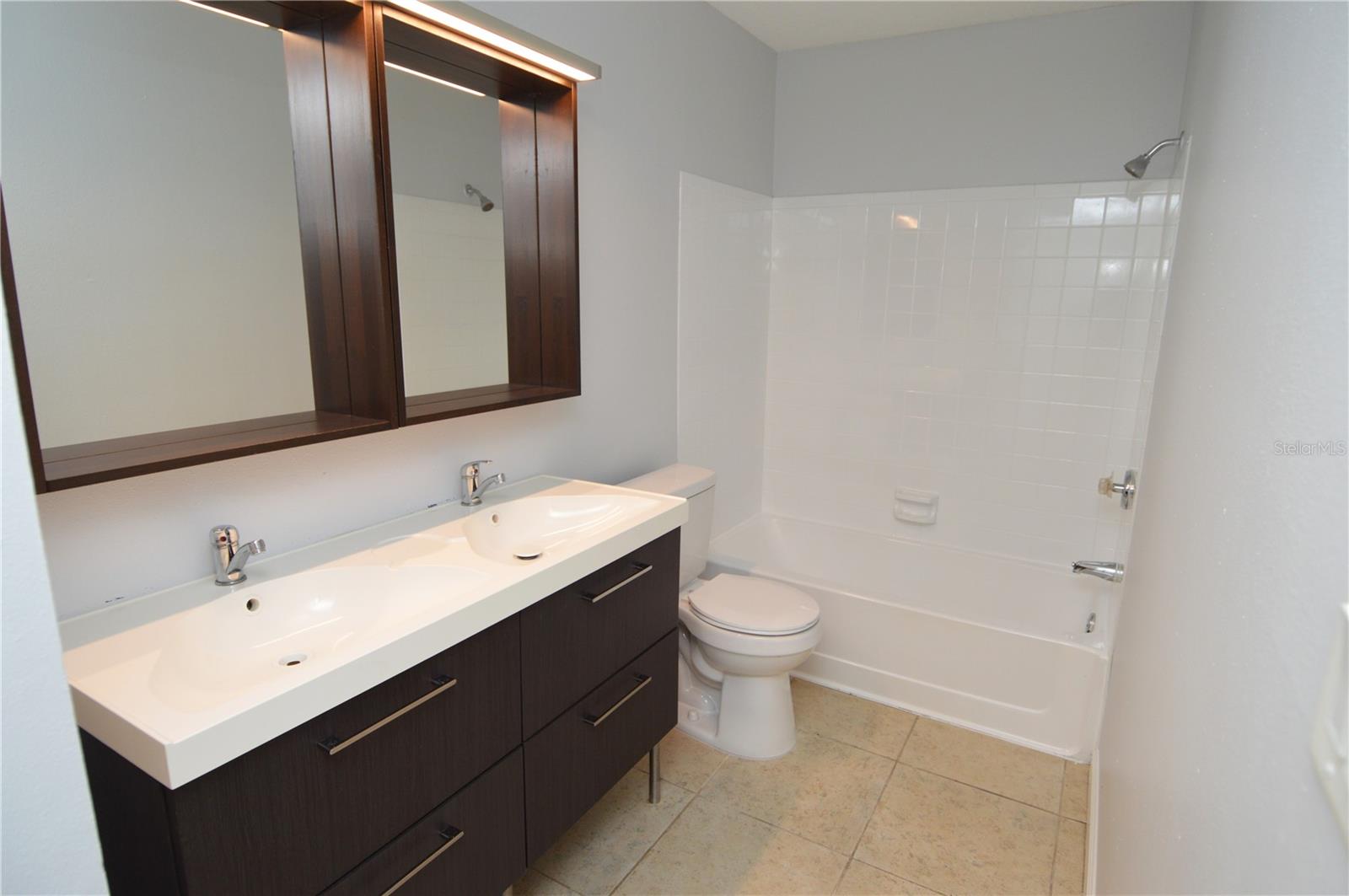 8645 FANCY FINCH DR #104, TAMPA, FL, 33614