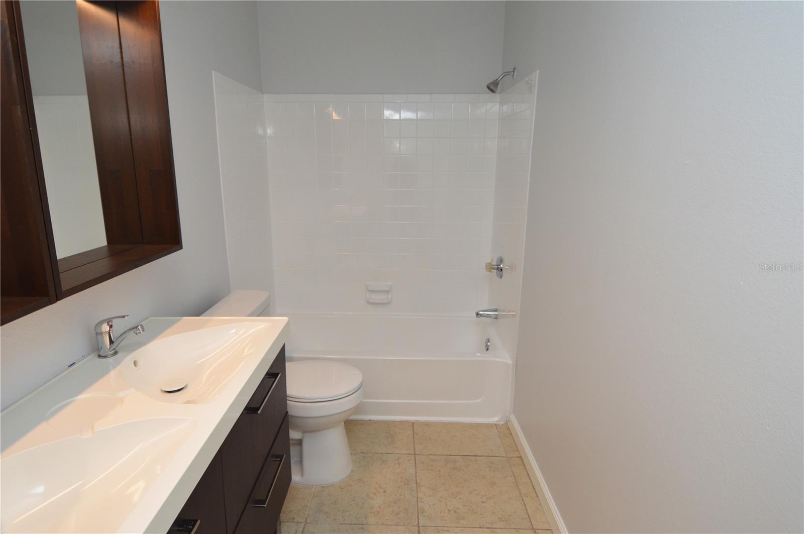 8645 FANCY FINCH DR #104, TAMPA, FL, 33614