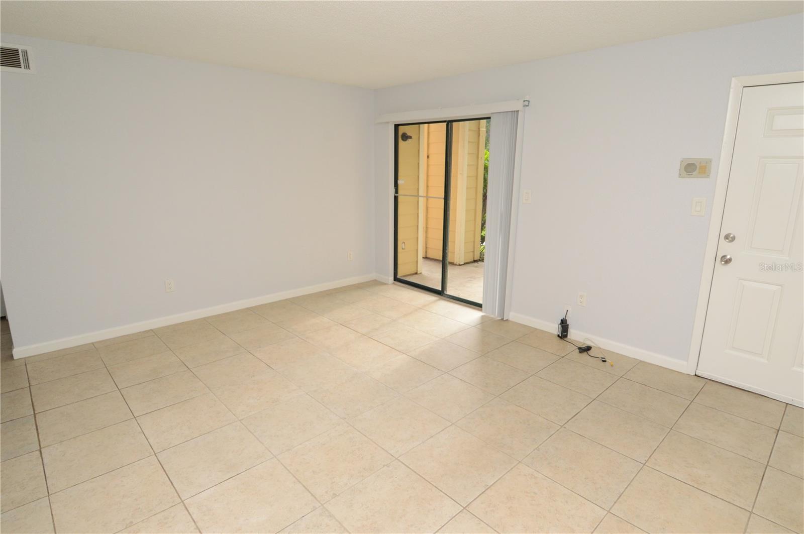 8645 FANCY FINCH DR #104, TAMPA, FL, 33614