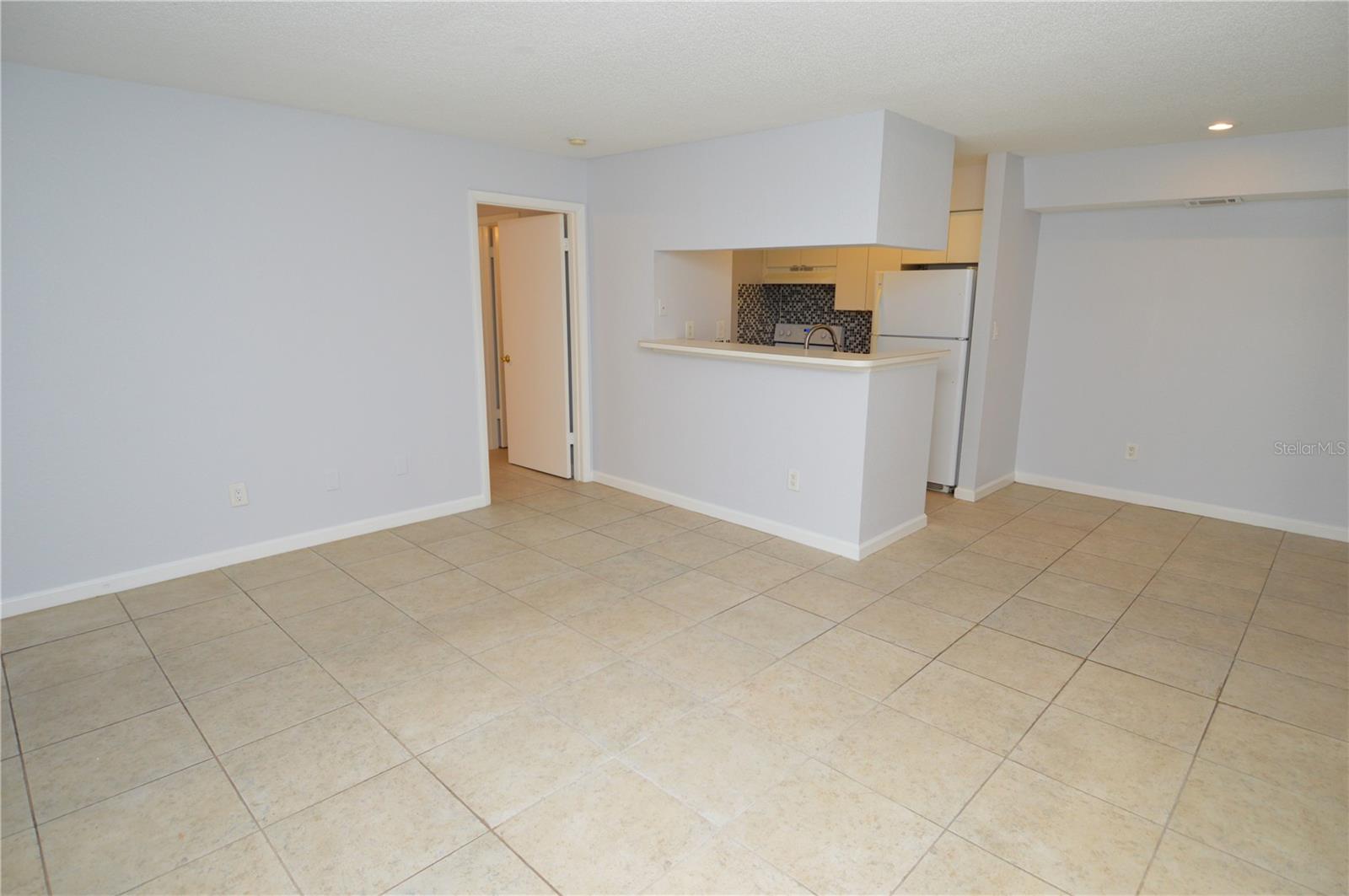 8645 FANCY FINCH DR #104, TAMPA, FL, 33614