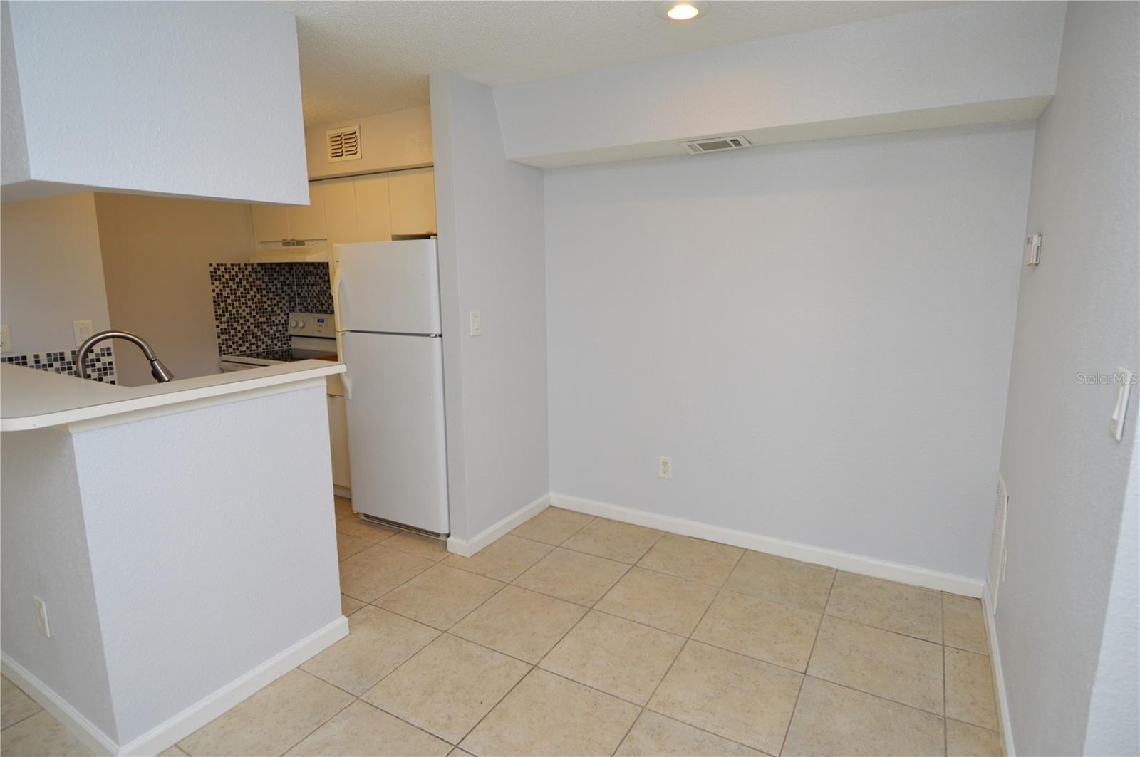 8645 FANCY FINCH DR #104, TAMPA, FL, 33614