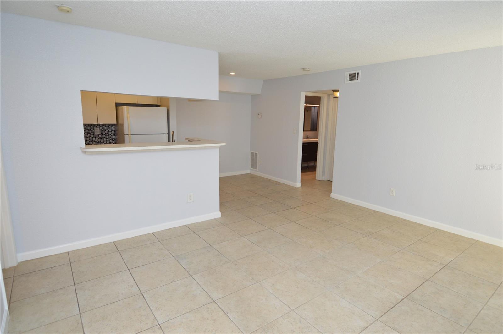 8645 FANCY FINCH DR #104, TAMPA, FL, 33614