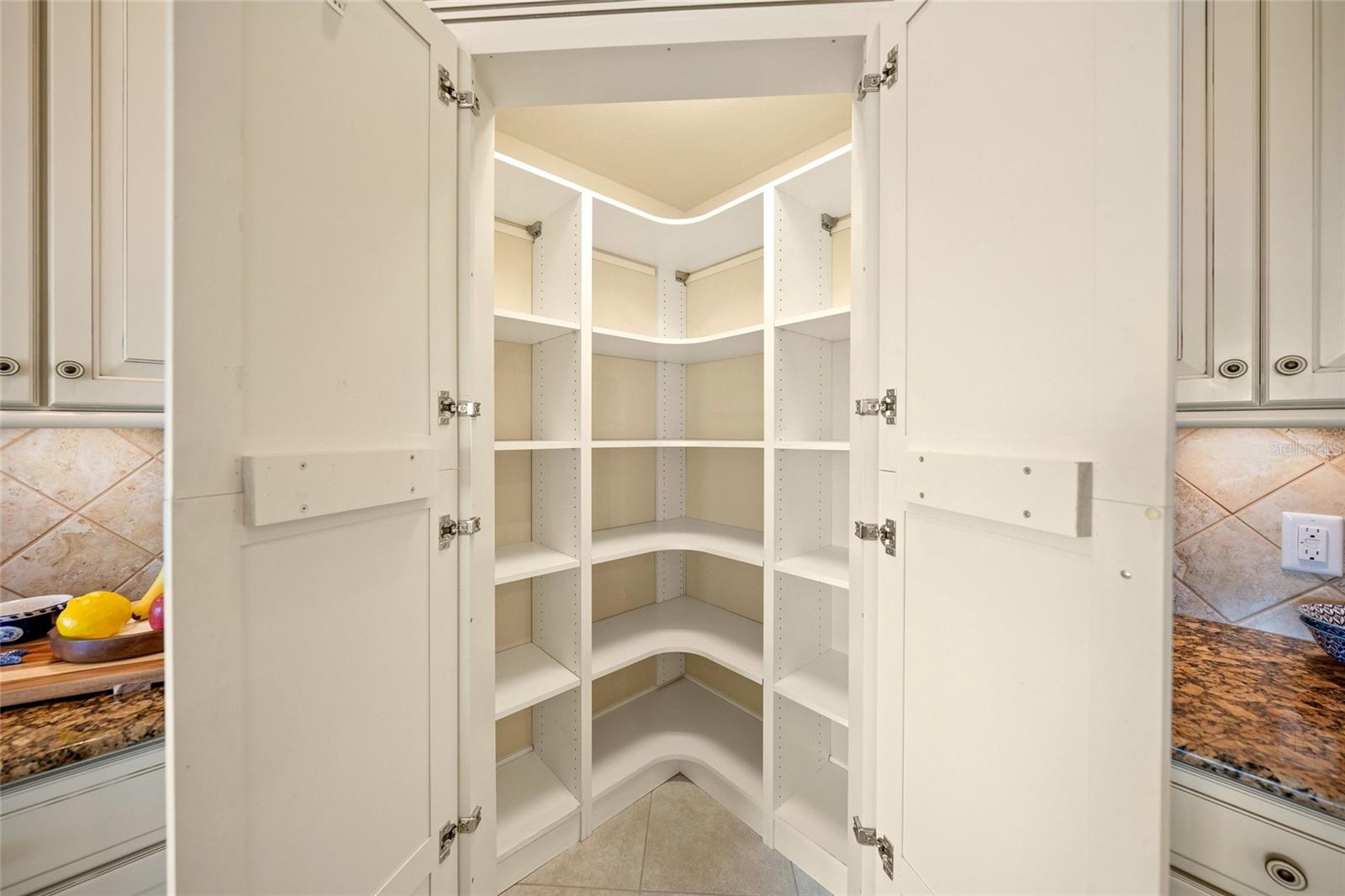 229 SAPPHIRE LAKE DR #201, BRADENTON, FL, 34209