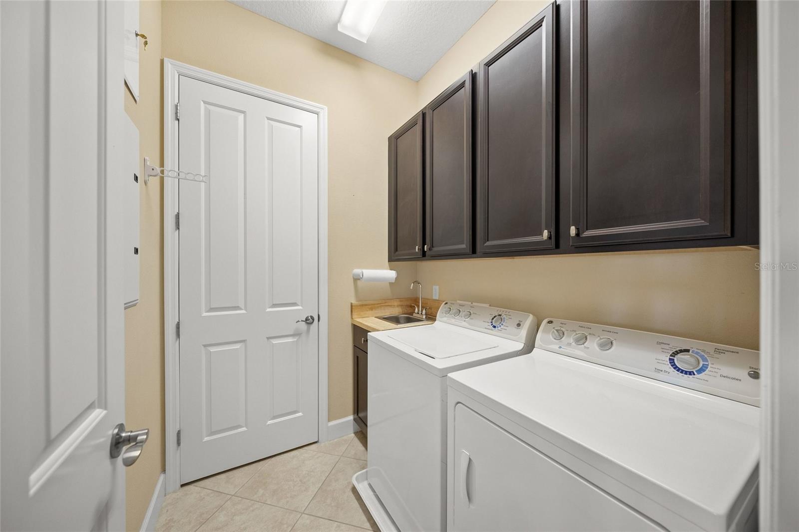 229 SAPPHIRE LAKE DR #201, BRADENTON, FL, 34209