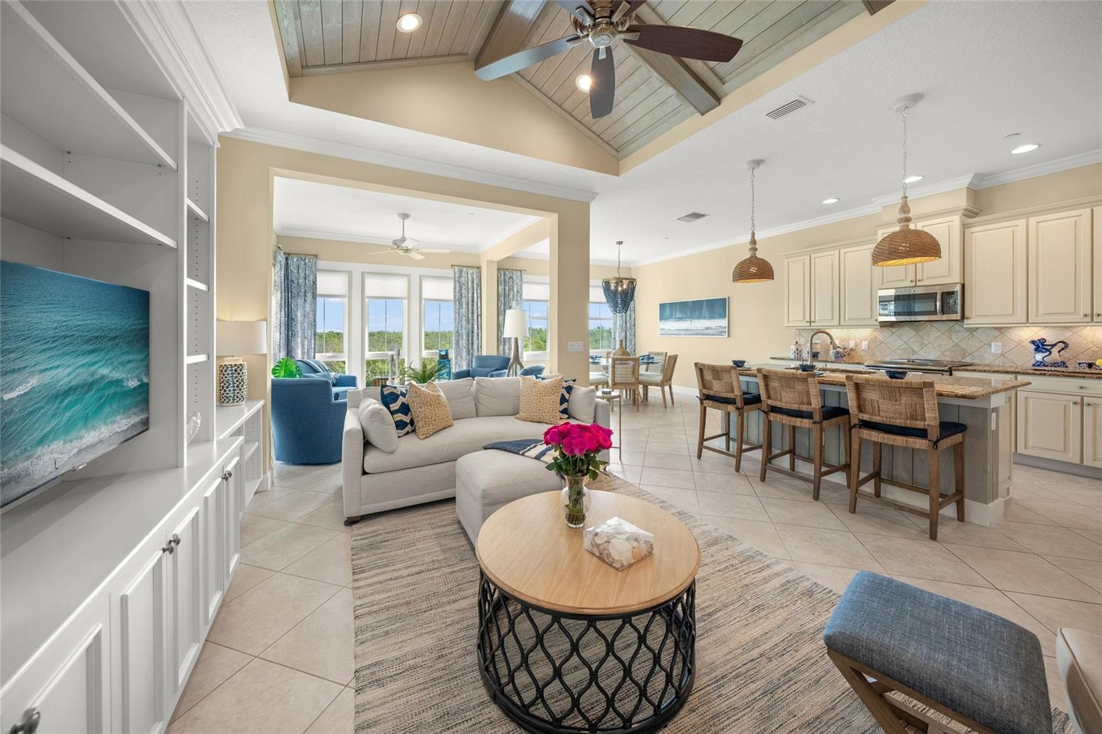 229 SAPPHIRE LAKE DR #201, BRADENTON, FL, 34209