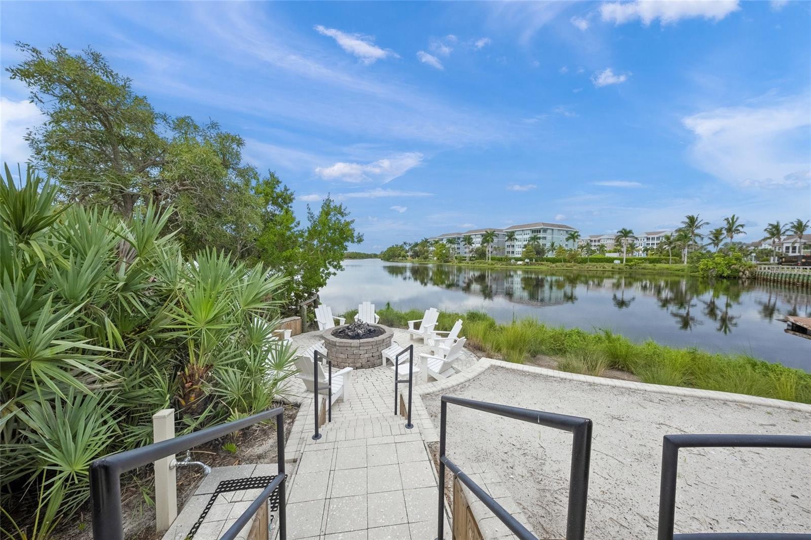 229 SAPPHIRE LAKE DR #201, BRADENTON, FL, 34209