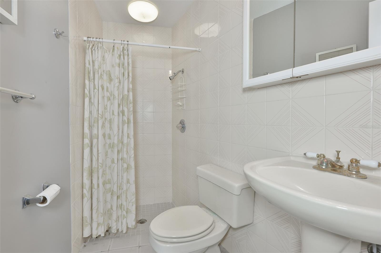 1021 SYMPHONY ISLES BLVD, APOLLO BEACH, FL, 33572