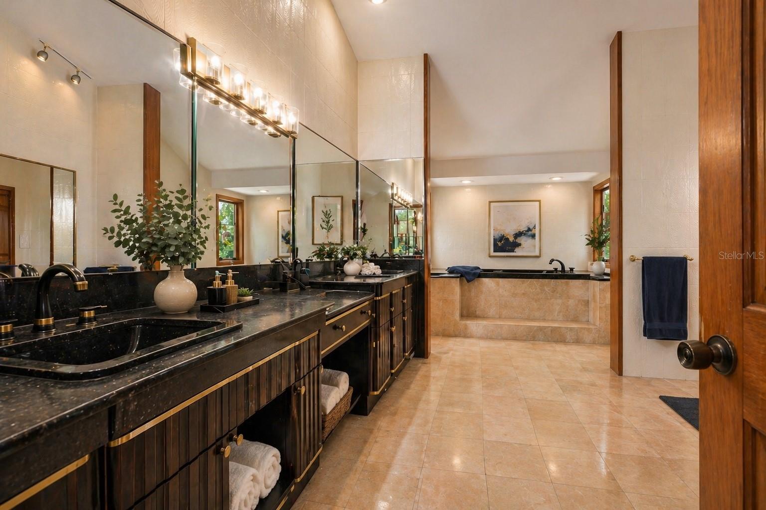 1021 SYMPHONY ISLES BLVD, APOLLO BEACH, FL, 33572