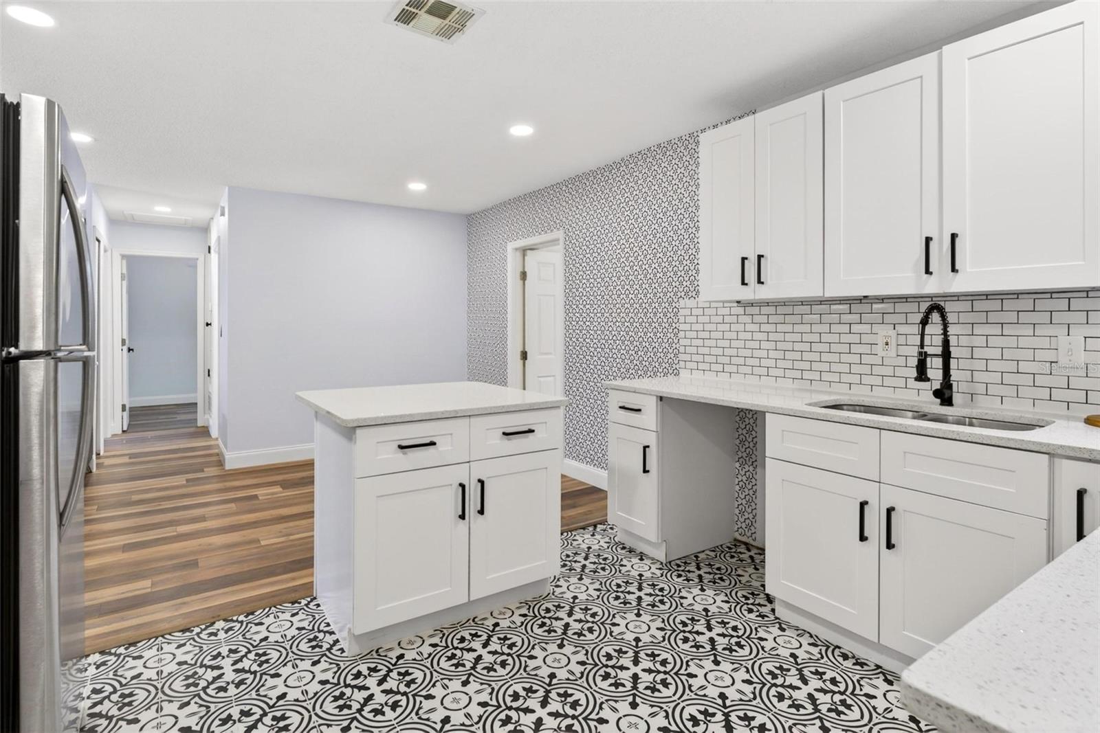 700 S WELLINGTON DR, DELTONA, FL, 32725