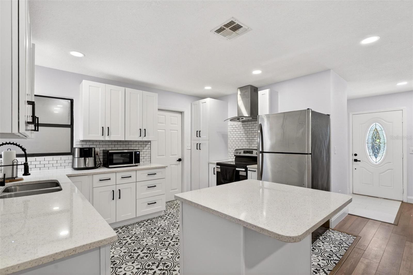 700 S WELLINGTON DR, DELTONA, FL, 32725