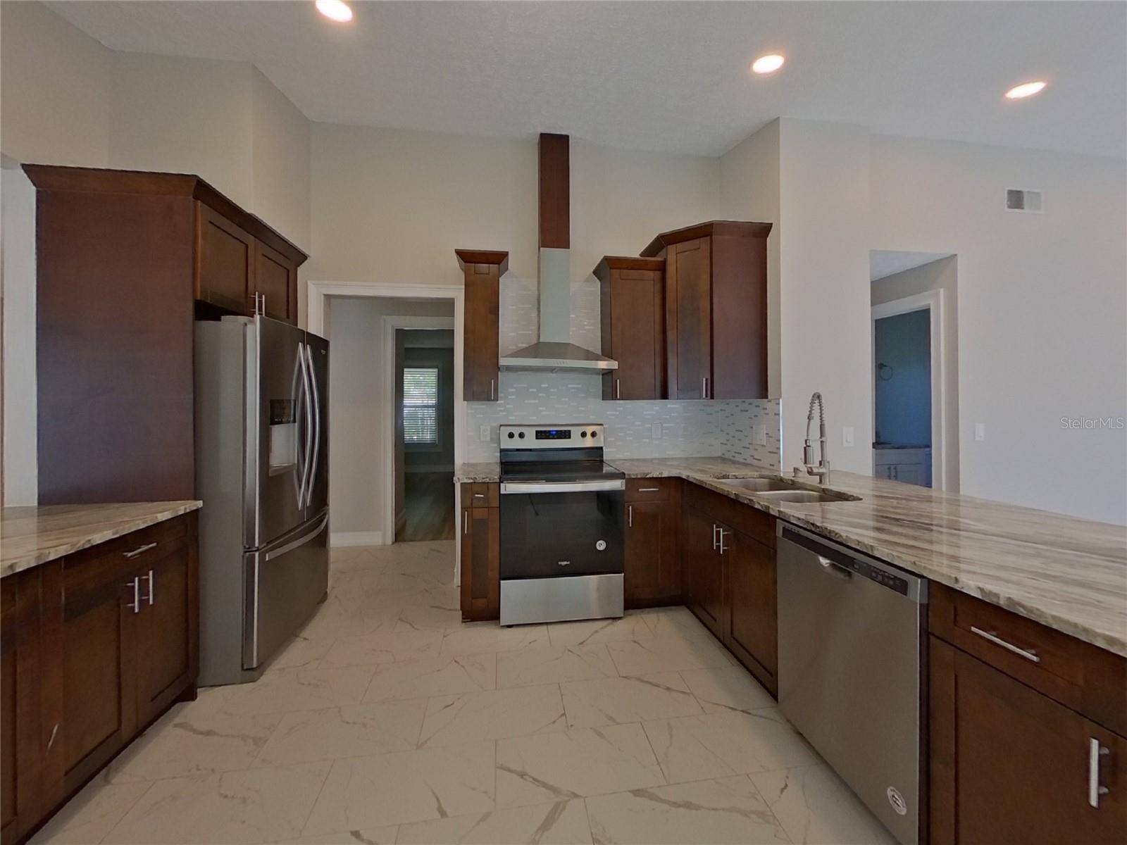 CYPRESS COVE SUB, LUTZ, FL, 33549