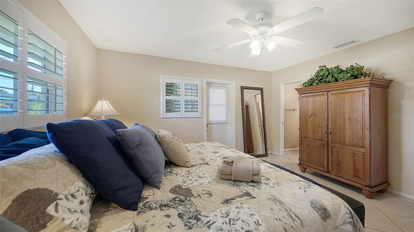 3537 S SCHOOL AVE, SARASOTA, FL, 34239