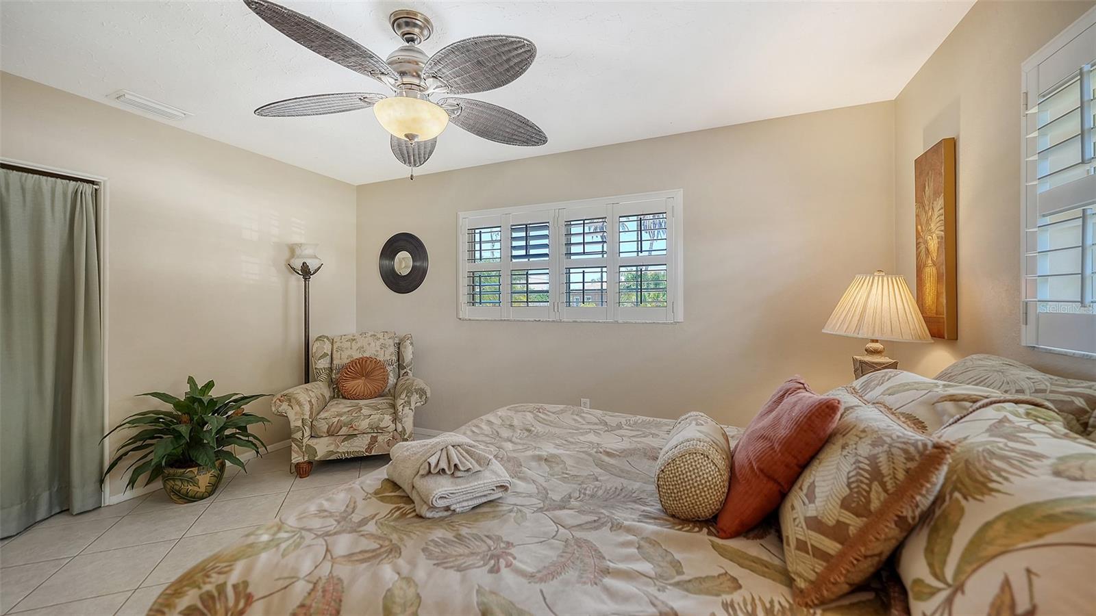 3537 S SCHOOL AVE, SARASOTA, FL, 34239
