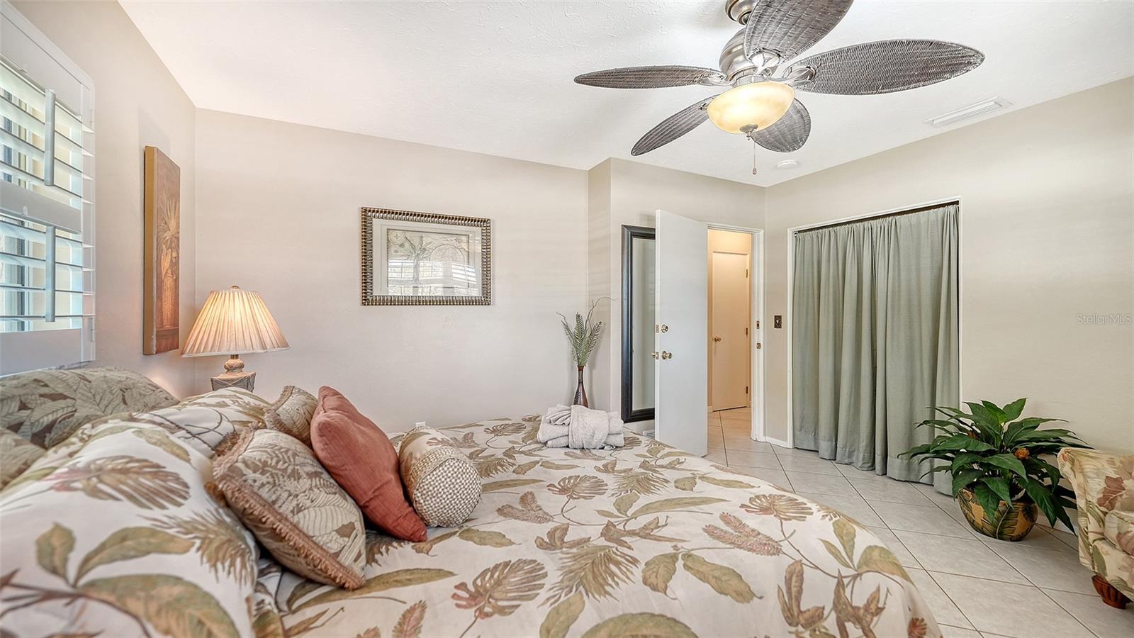 3537 S SCHOOL AVE, SARASOTA, FL, 34239