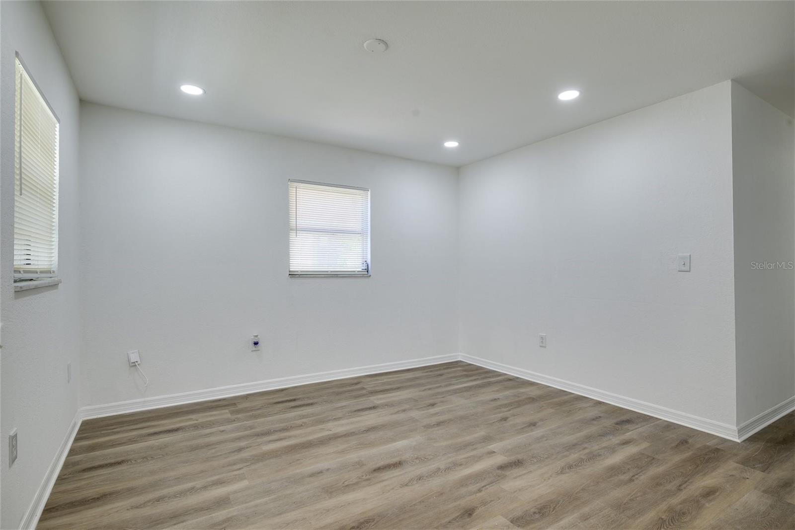 1709 W COMANCHE AVE, TAMPA, FL, 33603