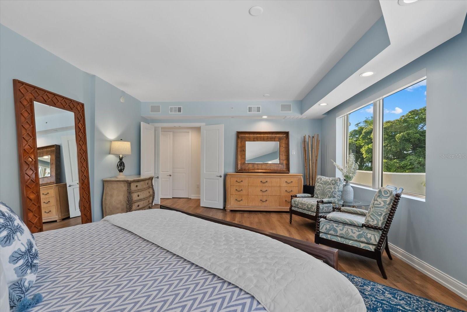 128 GOLDEN GATE PT #202A, SARASOTA, FL, 34236