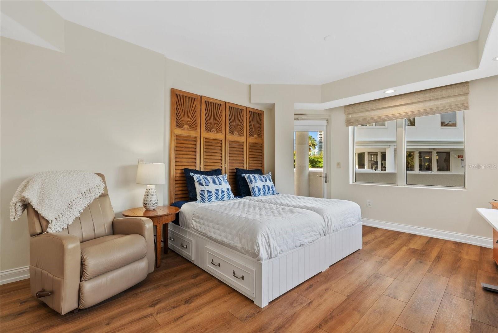 128 GOLDEN GATE PT #202A, SARASOTA, FL, 34236