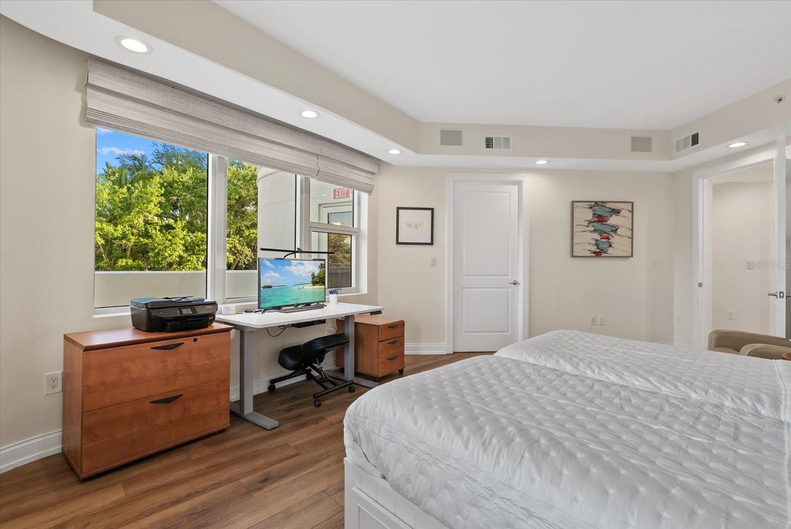 128 GOLDEN GATE PT #202A, SARASOTA, FL, 34236