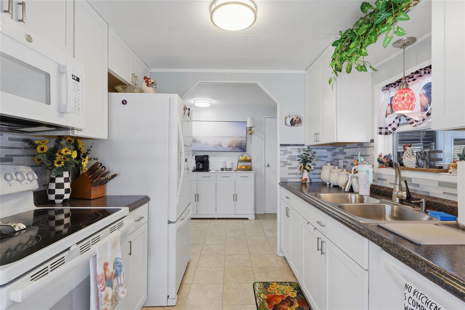 36620 KAY AVE, ZEPHYRHILLS, FL, 33542