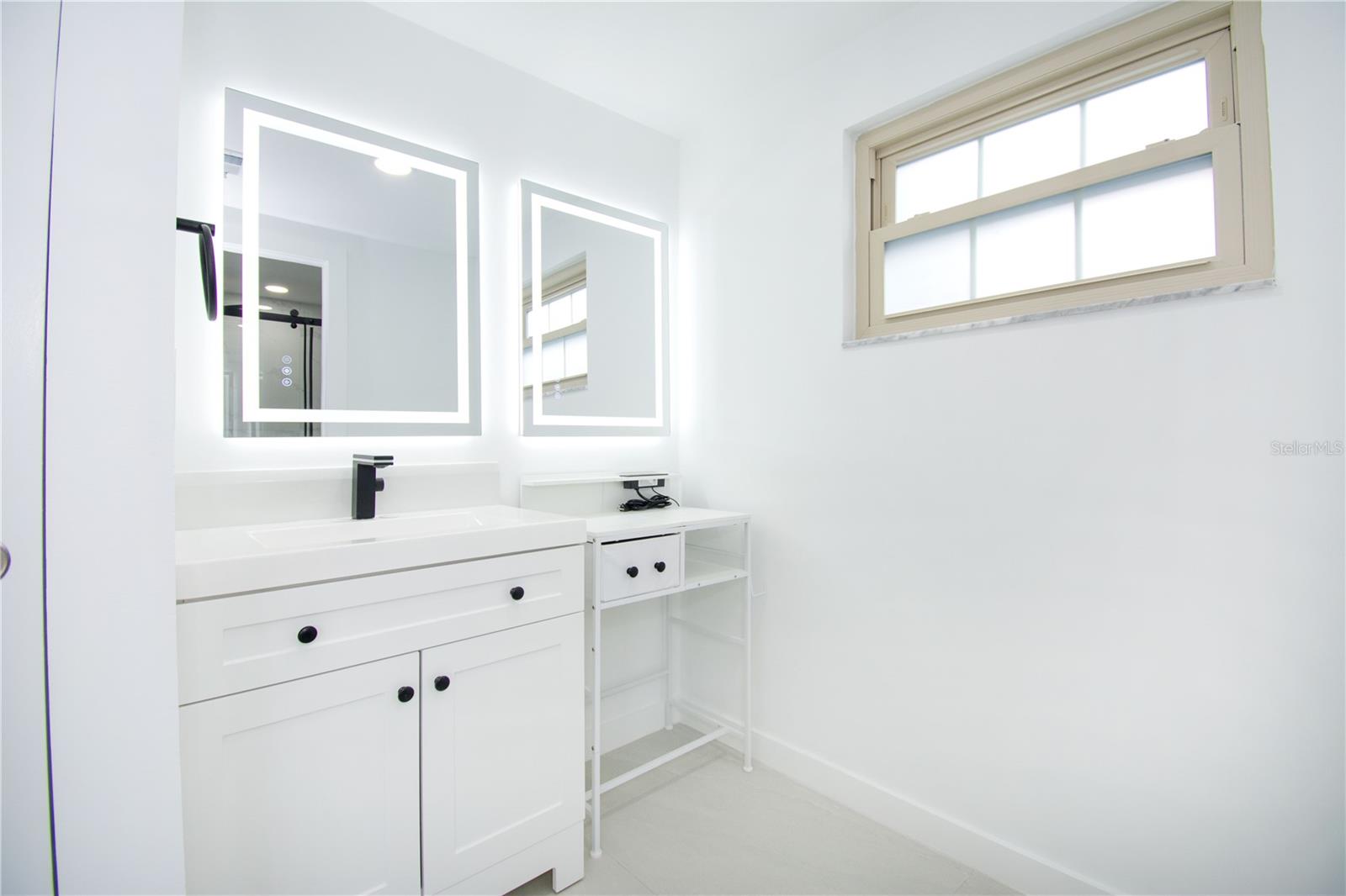 9409 LONSDALE CT, TAMPA, FL, 33615