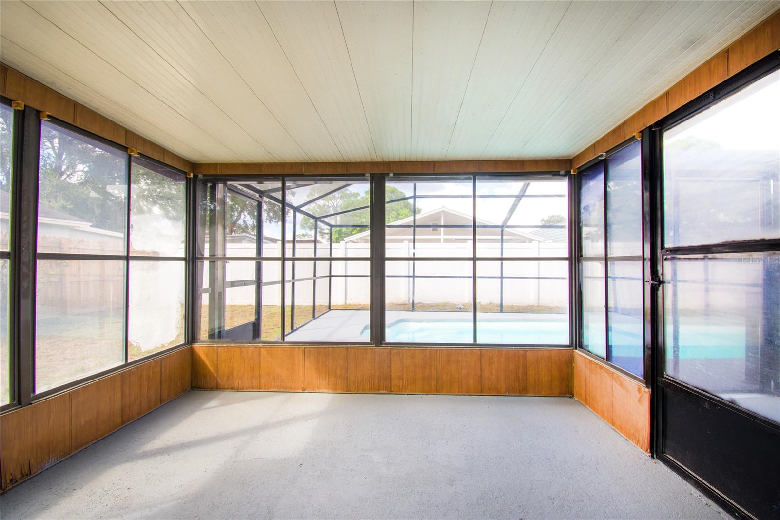 9409 LONSDALE CT, TAMPA, FL, 33615