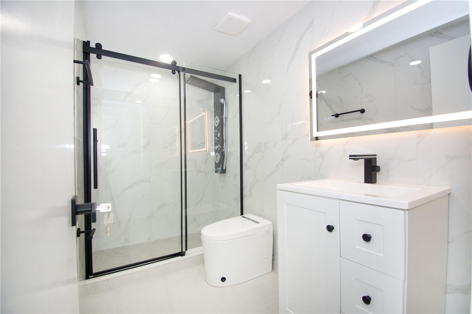 9409 LONSDALE CT, TAMPA, FL, 33615