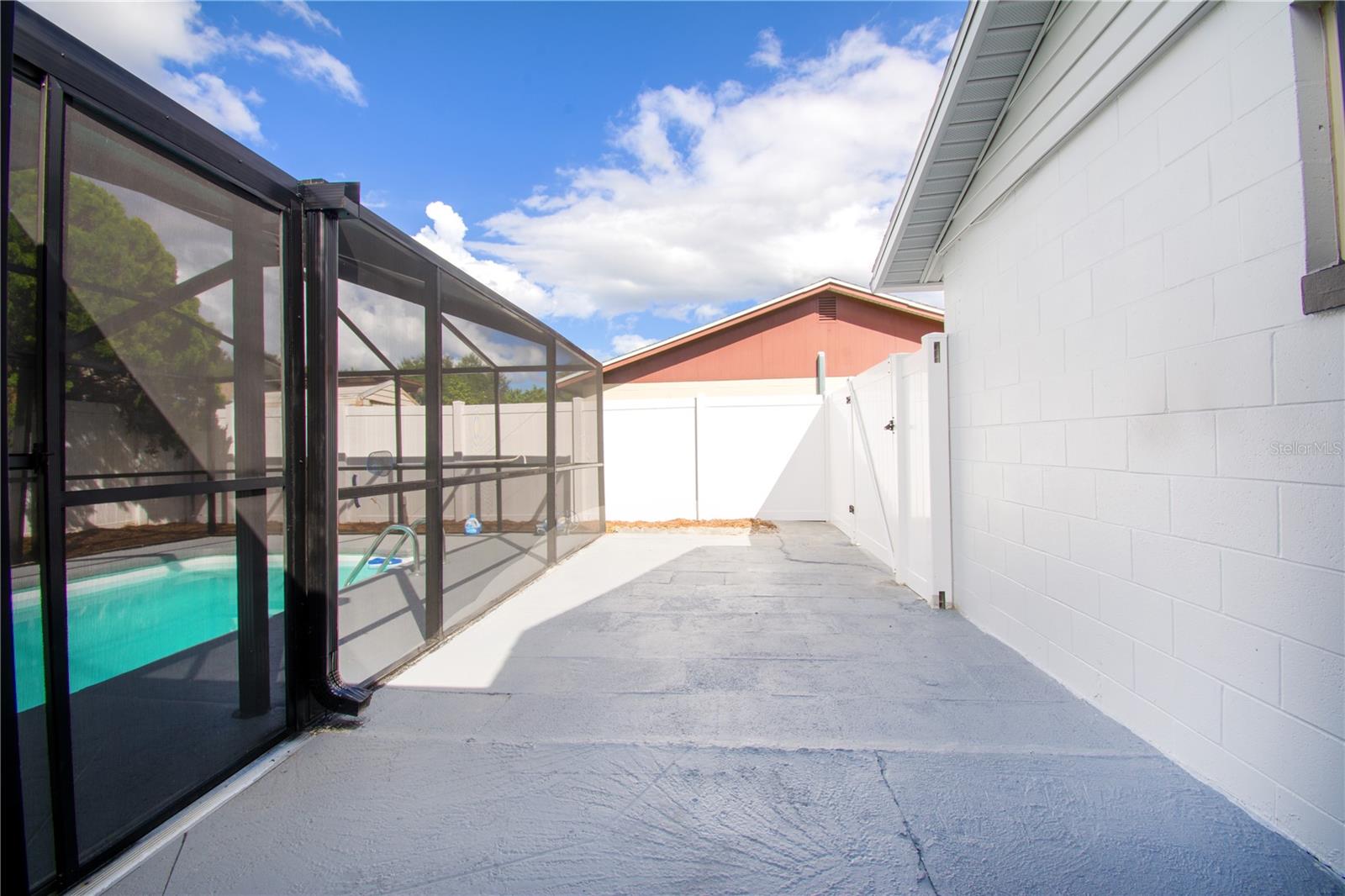 9409 LONSDALE CT, TAMPA, FL, 33615