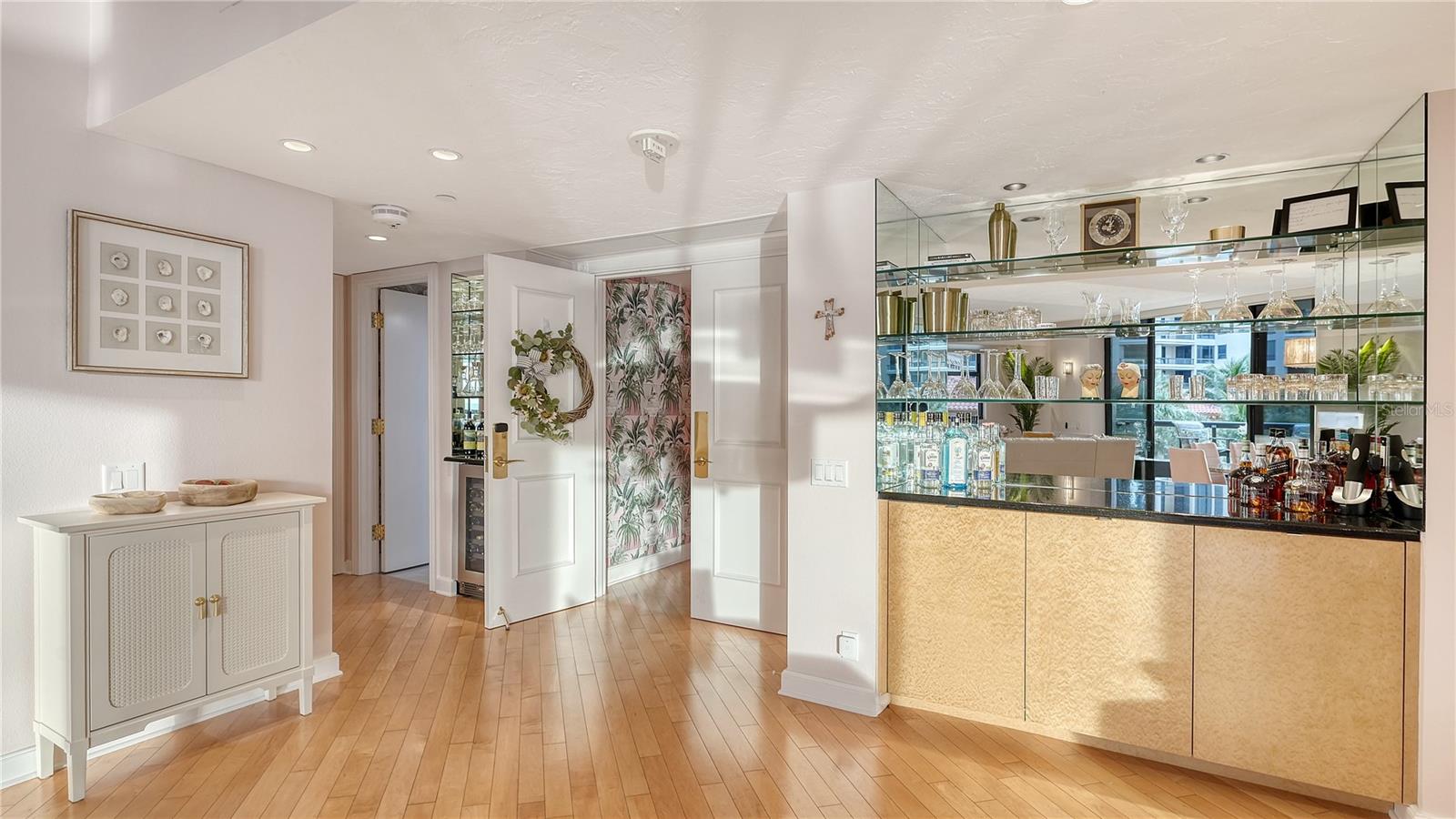 1241 GULF OF MEXICO DR #304, LONGBOAT KEY, FL, 34228