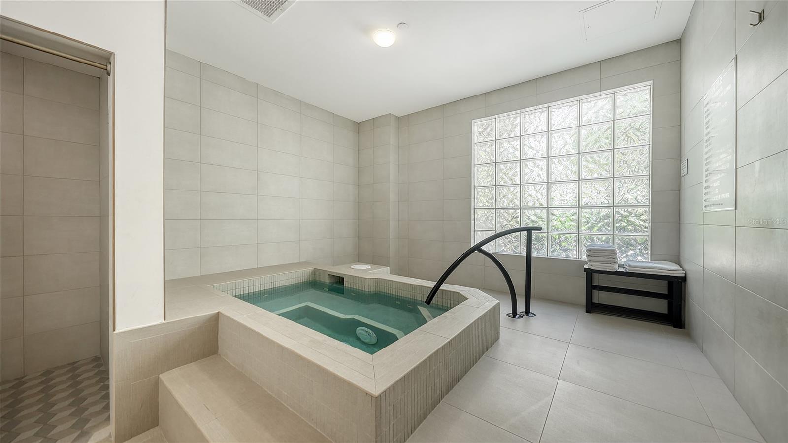 1241 GULF OF MEXICO DR #304, LONGBOAT KEY, FL, 34228