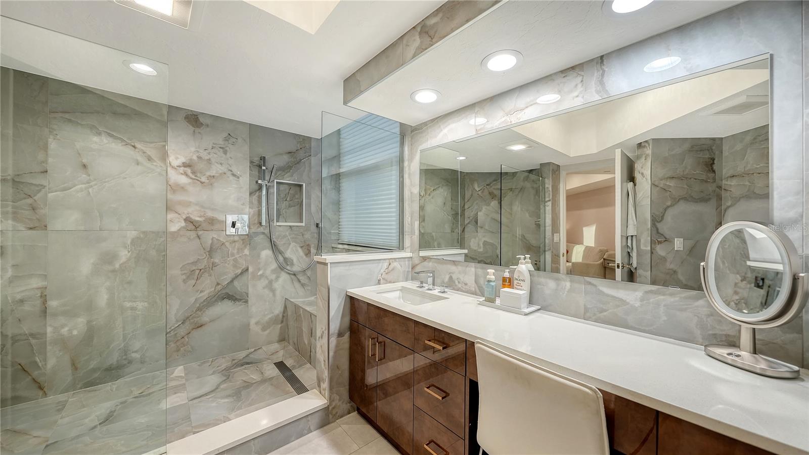 1241 GULF OF MEXICO DR #304, LONGBOAT KEY, FL, 34228